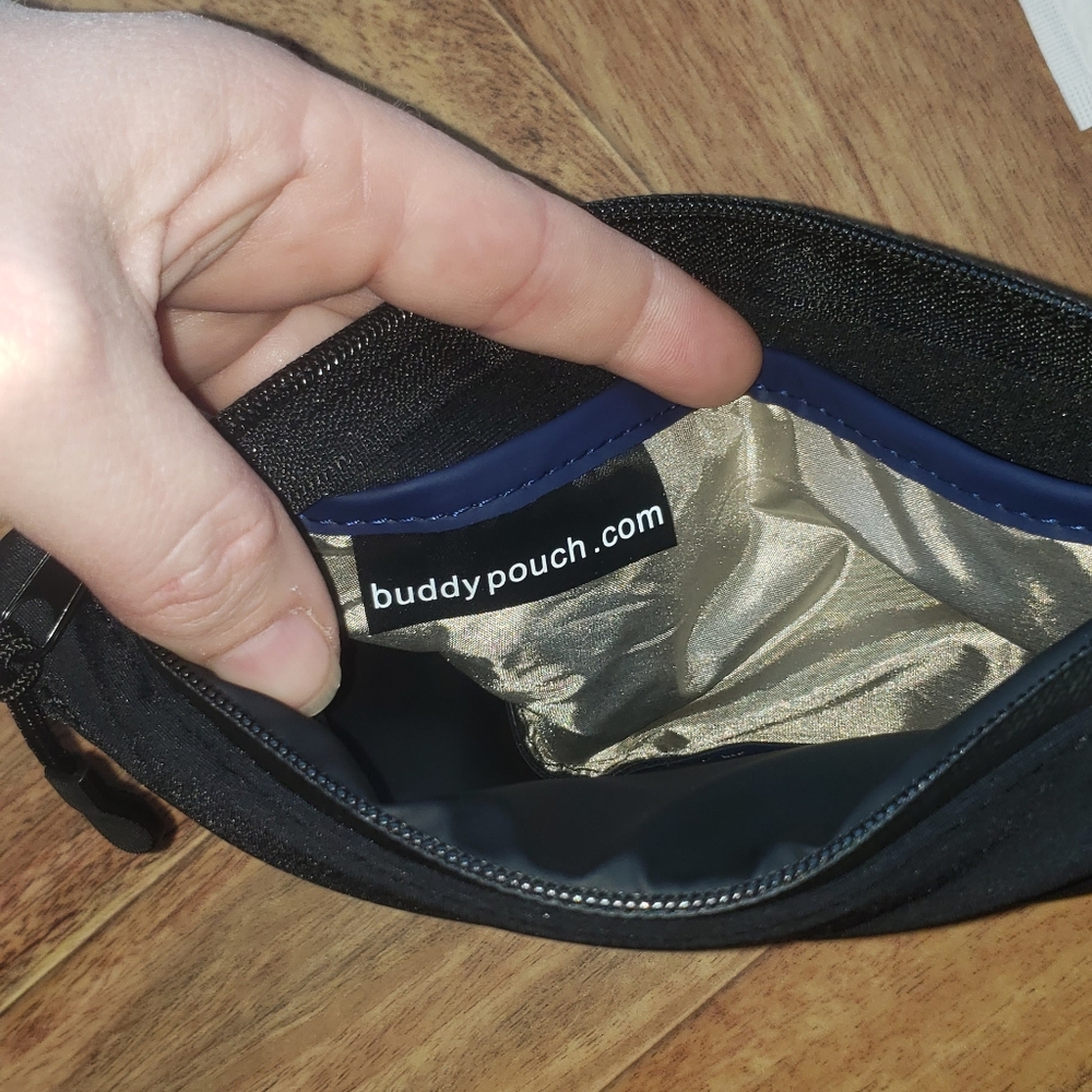 Buddy Pouch - Picture 6 of 7
